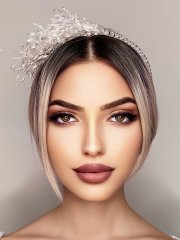Kristal İşlemeli Tüy Detaylı Gelin Tacı