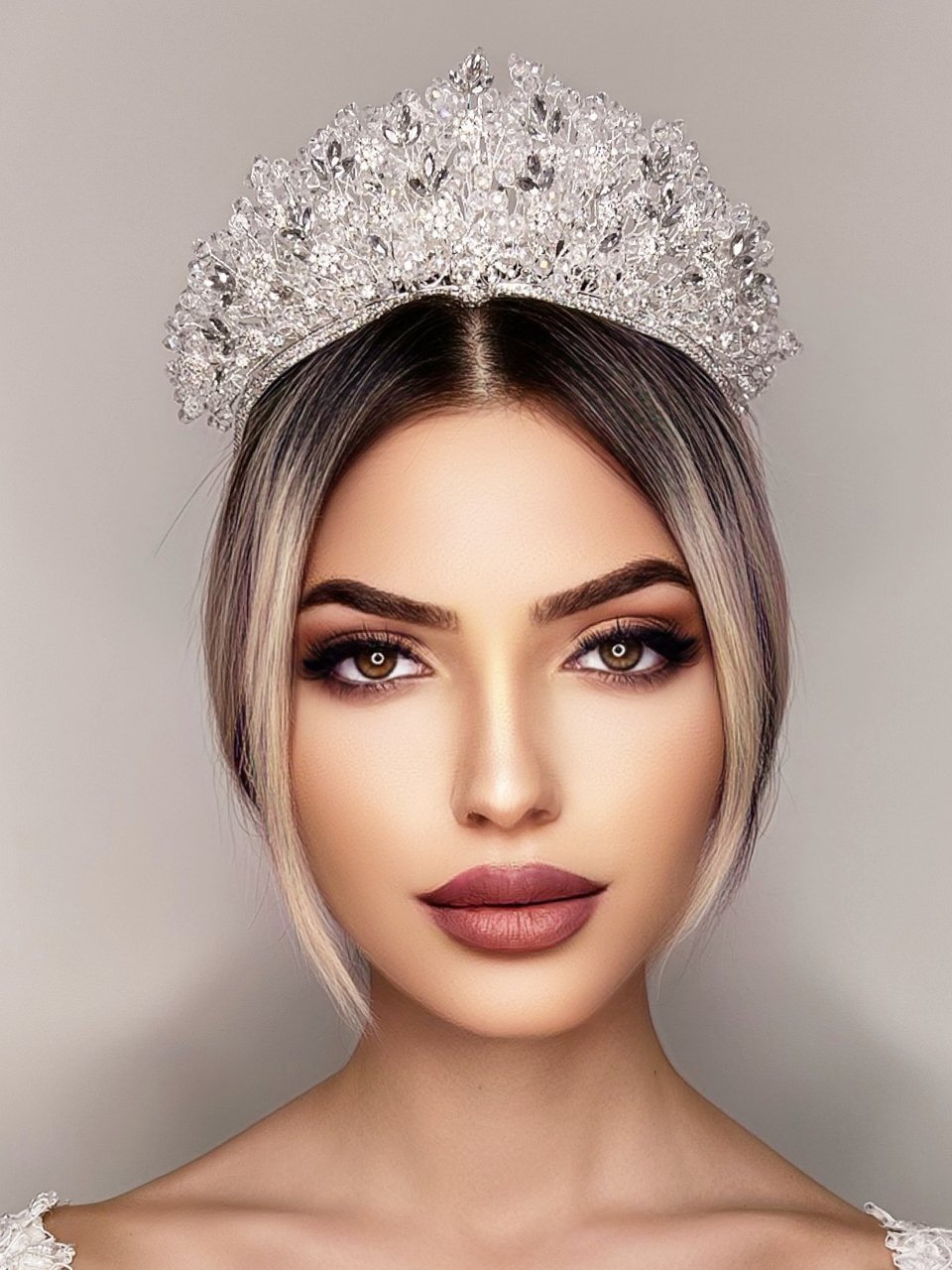 Kristal Boncuk İşlemeli Gelin Tacı