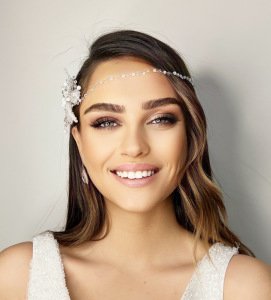 Beyaz Kristal ve Şeffaf Kristal İşlemeli Çiçek Desenli Saç Bandı