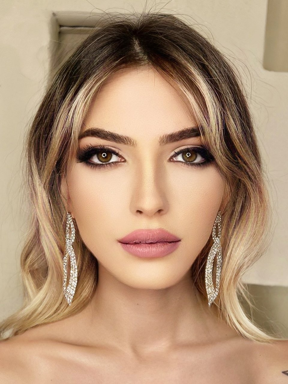 Kristal Taşlı Sarkıntılı Gelin Küpesi