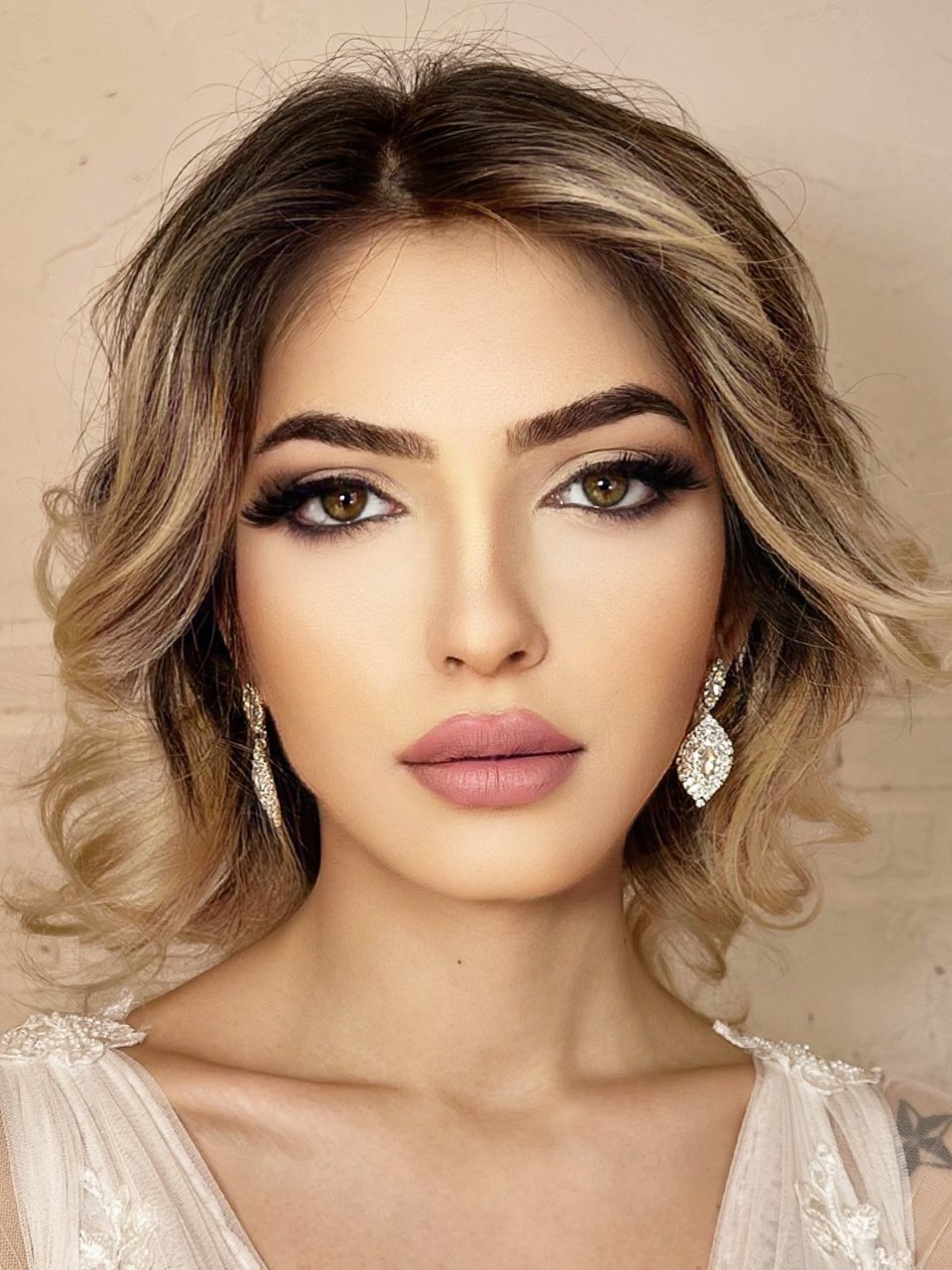 Minimal Kristal Taşlı Gelin  Küpesi