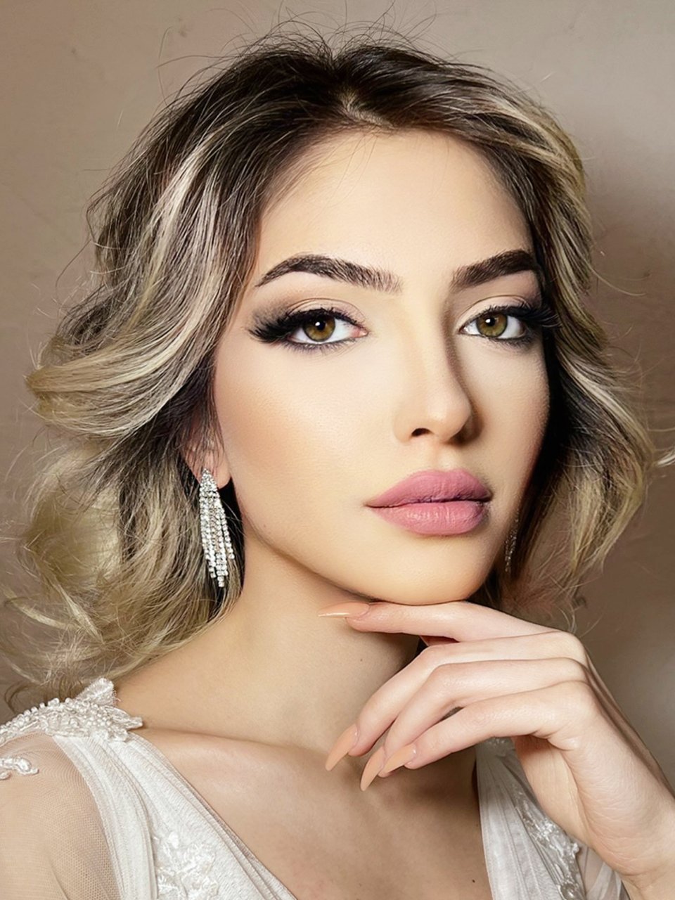 Minimal Sallantılı Gelin Küpesi